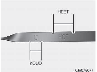 Controleren van niveau automatische-transmissievloeistof